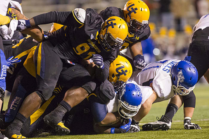 The Buffalo-Toledo game dragged to nearly four hours in frigid temps; Waggoner, one of a number of NFL officials who supervise at the college level, advised the crew to speed up the pace.